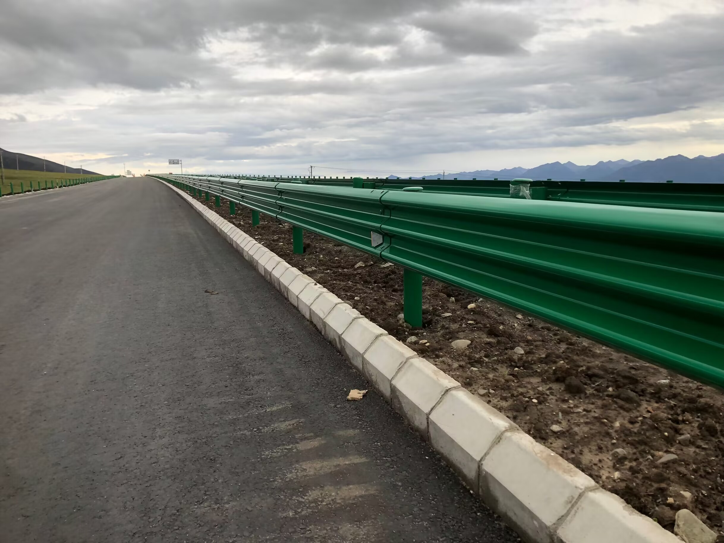 乡城县乡村公路波形护栏乡村公路波形护栏 - 推荐